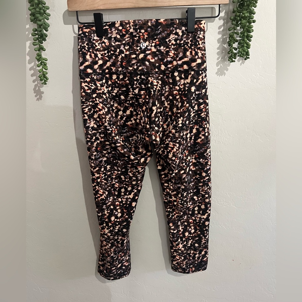 Lululemon Wunder Train High-Rise Crop 21" size 6